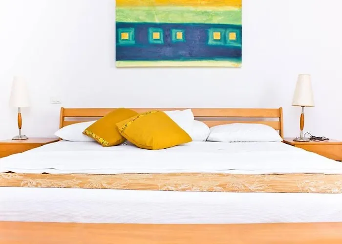 Mayaluum Apartment *